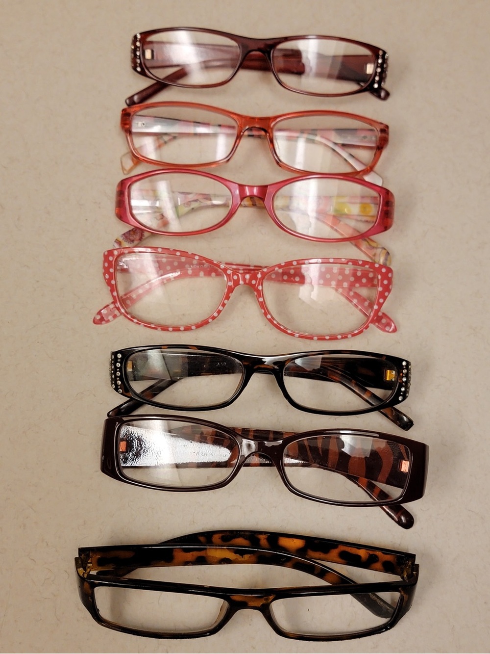 Lot of 7 Women’s Readers in a Variety of Stylish Frames & Strengths (2.0 range)